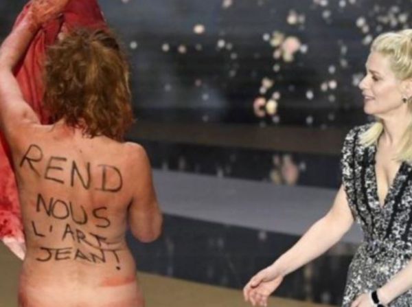Βραβεία Σεζάρ: Γυμνή διαμαρτυρία για το «λουκέτο» στον Πολιτισμό