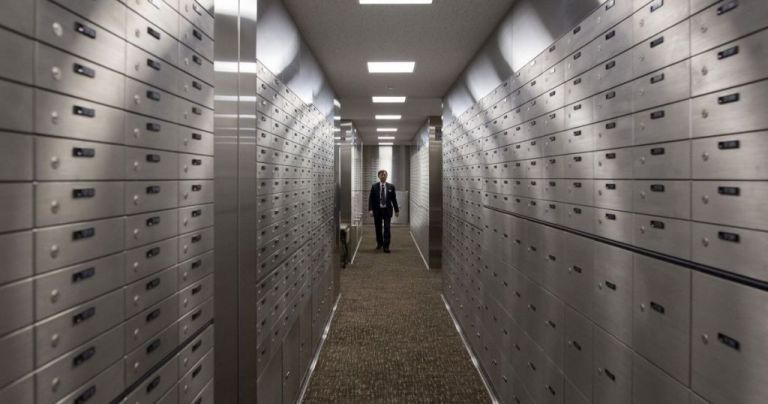 Ψυχικό : Πώς εξαφανίστηκαν μεγάλα ποσά και κοσμήματα μεγάλης αξίας