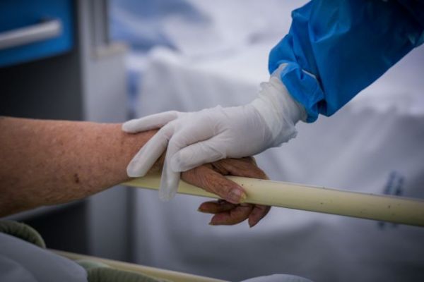 ΕΣΥ: Υπό ασφυκτική πίεση ξανά τα νοσοκομεία της Αττικής – 230 εισαγωγές σε ένα βράδυ