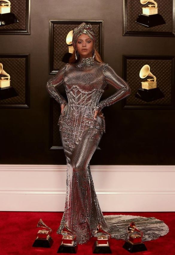 Beyoncé: Η ιστορική νίκη στα Grammy σε σπάνιες φωτογραφίες | in.gr