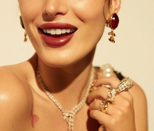 Μπέλα Θορν: Αρραβωνιάστηκε η διάσημη ηθοποιός