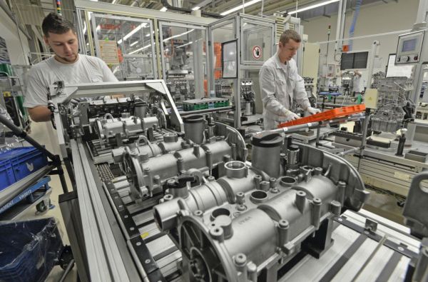 H VW προαναγγέλλει το τέλος των κινητήρων εσωτερικής καύσης