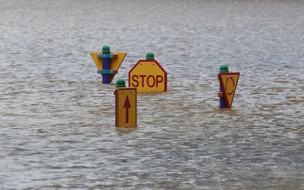 Η ΕΕ προωθεί «πράσινα» κρας τεστ για τις τράπεζες