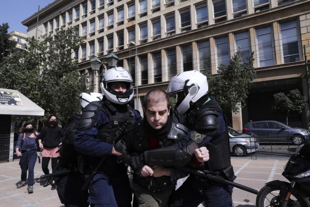 Ελεύθερος ο γιος του Κουφοντίνα – Του επιβλήθηκε πρόστιμο