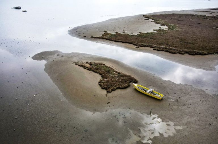 Χαμηλή στάθμη της θάλασσας : Πού οφείλεται το φαινόμενο των τελευταίων ημερών