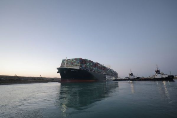 Διώρυγα Σουέζ: Οι επιπτώσεις στην παγκόσμια ναυτιλία μπορεί να διαρκέσουν μήνες