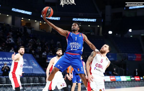 Θρίαμβος της Εφές, διέλυσε την ΤΣΣΚΑ (100-70)