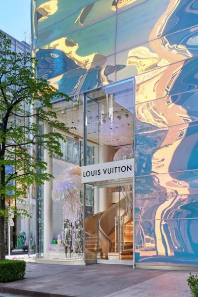 Η νέα καθηλωτική όψη της μπουτίκ Louis Vuitton στο Τόκυο