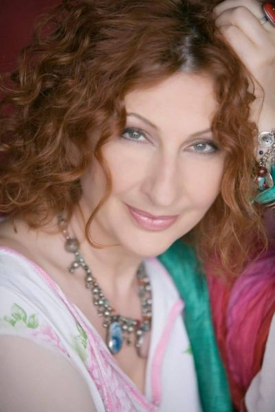 Το νέο τραγούδι της Αφεντούλας Ραζέλη είναι γεμάτο ψυχή