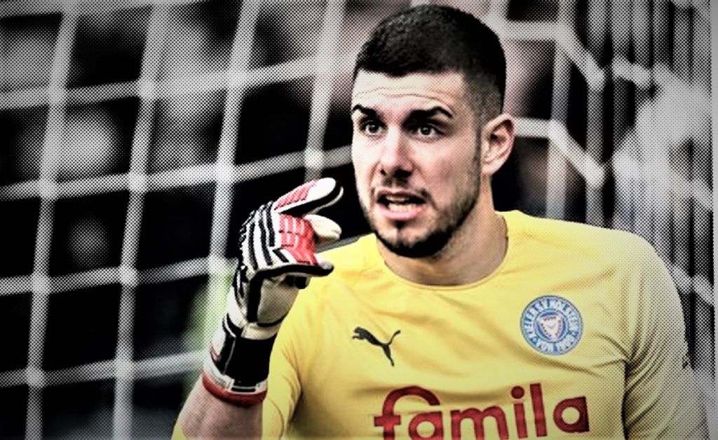 Ο κορυφαίος έλληνας γκολκίπερ της χρονιάς δεν παίζει στην Εθνική… ούτε στην Ελλάδα