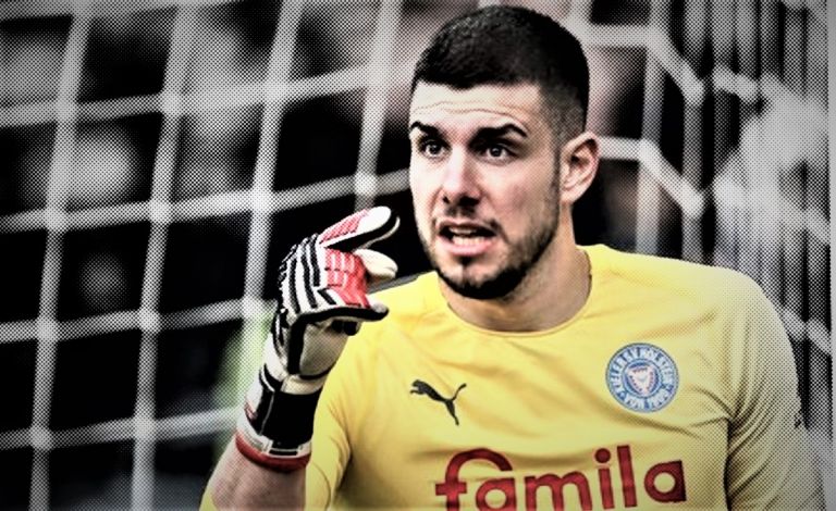 Ο κορυφαίος έλληνας γκολκίπερ της χρονιάς δεν παίζει στην Εθνική… ούτε στην Ελλάδα