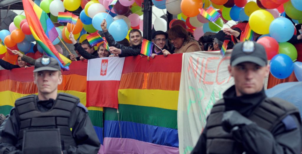 Το Κοινοβούλιο κηρύσσει την ΕΕ «Ελεύθερη Ζώνη για ΛΟΑΔΜ»