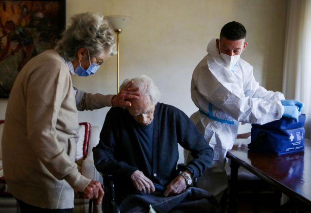 Ιταλία : Δεν υποχωρούν κάτω από τις 20.000 τα κρούσματα