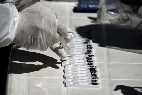 Κοροναϊός : Συναγερμός σε χωριό των Τρικάλων – Εντοπίστηκαν 11 κρούσματα σε 75 rapid test