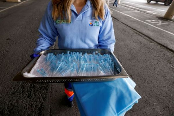 Εμβόλιο : Η ΕΕ θα παραλάβει μόλις 107 εκατ. δόσεις μέχρι το τέλος Μαρτίου