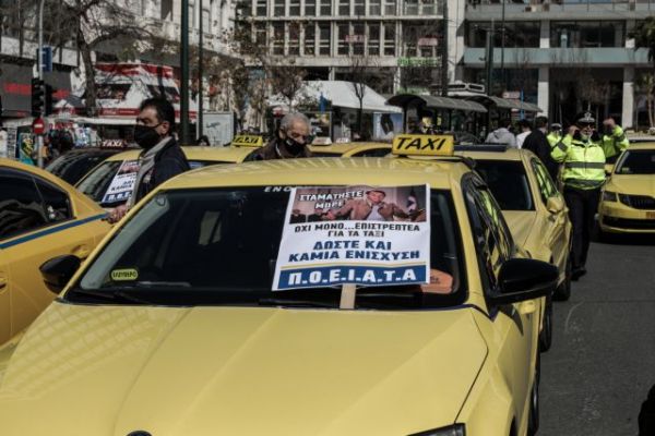 Αρνητικός ο Σταϊκούρας στο αίτημα ιδιοκτητών ταξί για επίδομα ειδικού σκοπού