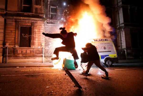Ευρώπη : Διαδηλώσεις κατά των lockdown και της αστυνομικής βίας ξεσπούν σε κάθε γωνιά