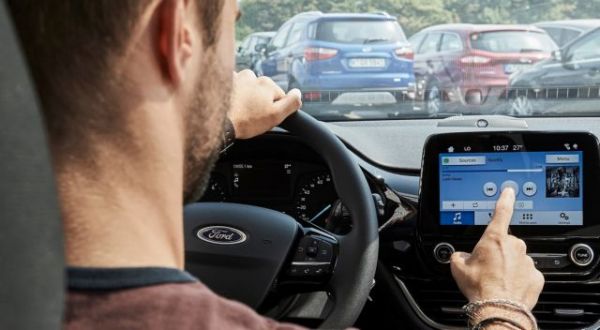 Κοροναϊός : Οι άνθρωποι που προσποιούνται ότι πηγαίνουν στη δουλειά για να βγουν από το σπίτι