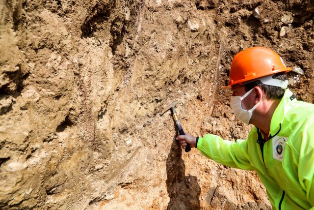 Σεισμός στην Ελασσόνα : Tο έδαφος βυθίστηκε 30 εκατοστά στην Ποταμιά