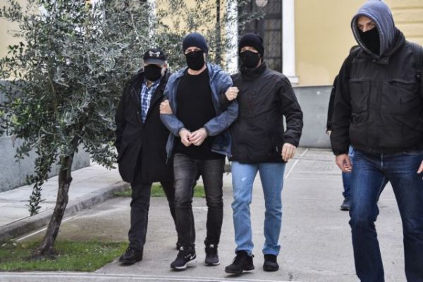 Δημήτρης Λιγνάδης : Η έρευνα στο σπίτι του – Έρχονται και νέες καταθέσεις μαρτύρων