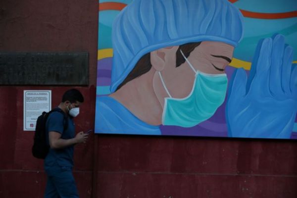 Κοροναϊός : Από 30% έως 100% πιο θανατηφόρα η βρετανική μετάλλαξη