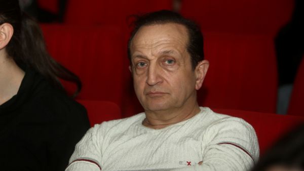 Σπύρος Μπιμπίλας : Τα περιοδικά του Κωστόπουλου με ξεφτίλιζαν – Έγραφαν ο μαϊντανός, ο δεύτερος, ο κιτς