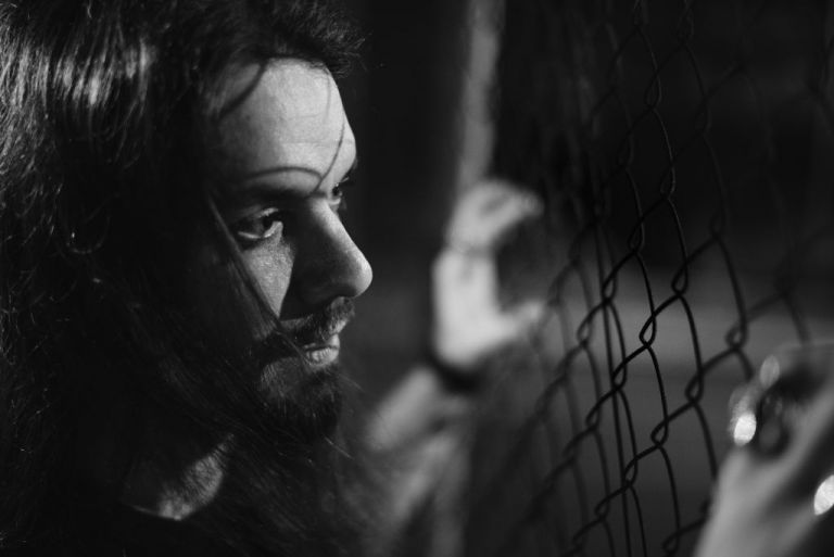 Ο Μάριος Πολίτης είναι η απάντηση στην ερώτηση για το νέο, ελληνικό ροκ