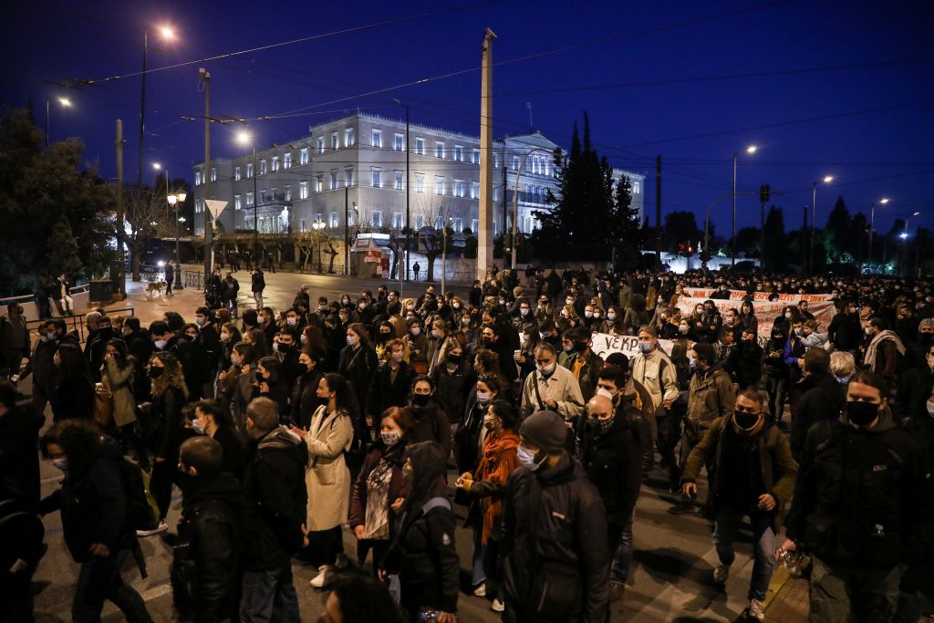 Βασιλακόπουλος στο MEGA : «Δεν υπάρχει συνωστισμός που είναι ασφαλής» - «Καμπανάκι» και για τις πορείες