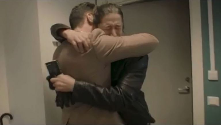 Το συγκινητικό αντάμωμα δύο αδελφών ύστερα από 32 ολόκληρα χρόνια