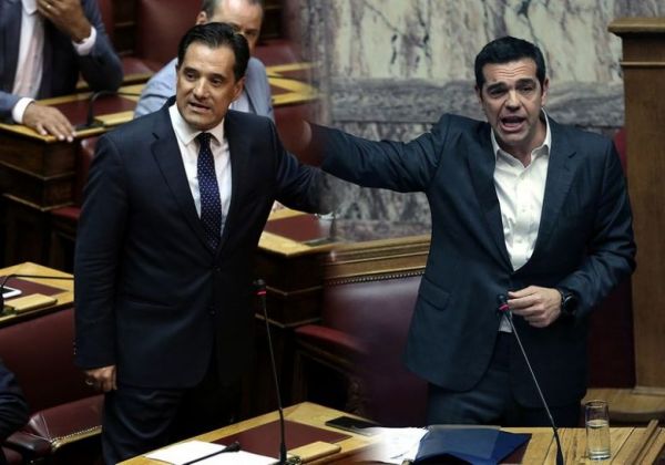 Βουλή : Μαλλιά κουβάρια Άδωνις – Τσίπρας για τα βαφτίσια