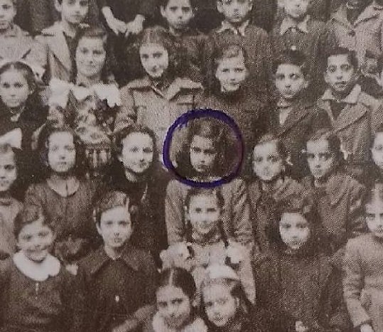 Αλίκη Βουγιουκλάκη : Φωτογραφία ντοκουμέντο από το δημοτικό το 1943