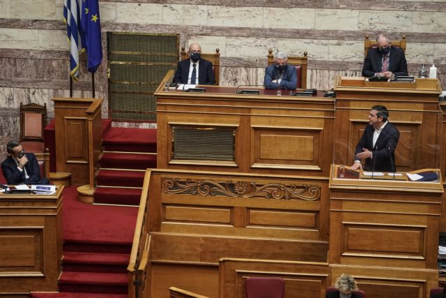 Μετωπική Μητσοτάκη και Τσίπρα στη Βουλή για τη βία - Τι ανακοινώσεις θα κάνει ο πρωθυπουργός