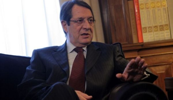 Αναστασιάδης : Σε ταβερνάκι για σουβλάκια μετά το άνοιγμα της εστίασης (εικόνες)