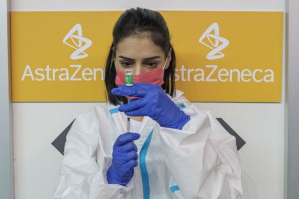 AstraZeneca : Νέα σύσκεψη ειδικών του EMA για το εμβόλιο