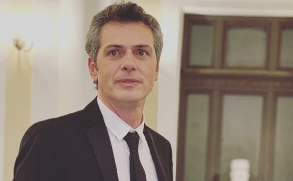 Μάριος Αθανασίου : Σοβαρή καταγγελία κατά του Λιβαθινού – «Ταπείνωσε καλλιτέχνες με αναπηρία»