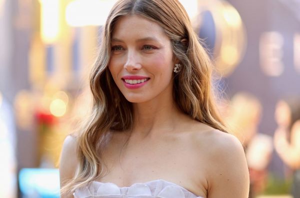 Η Jessica Biel έγινε viral χάρη στις πιο τρυφερές της φωτογραφίες από τα παλιά
