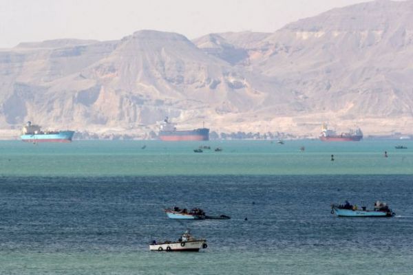 Διώρυγα του Σουέζ: Τσάι, έπιπλα και 130.000 πρόβατα από την Ρουμανία – Οι «αιχμάλωτοι» του καναλιού