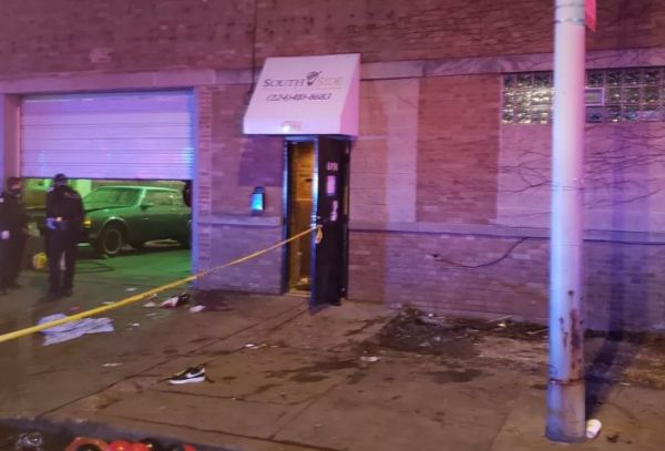 Σικάγο : Τουλάχιστον δύο νεκροί και 13 τραυματίες από πυροβολισμούς