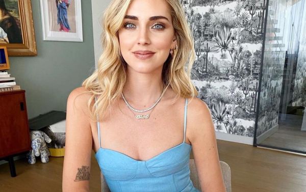 Η Κιάρα Φεράνι δείχνει το τέλειο ανοιξιάτικο κούρεμα