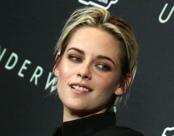 Kristen Stewart: Η νέα φωτογραφία της ως πριγκίπισσα Νταϊάνα