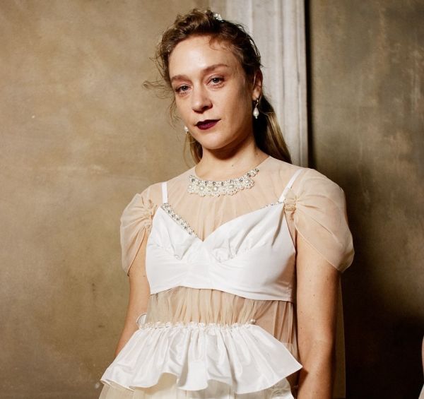 Η Κλοέ Σεβινί αποκάλυψε ότι έκανε μυστικό γάμο – Φωτο