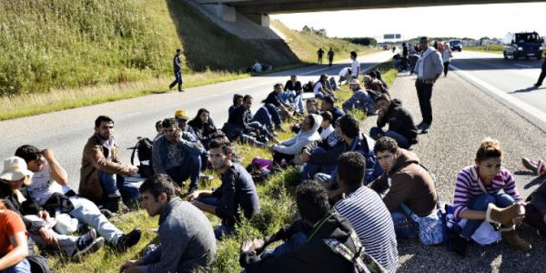 Ένας μελαμψός Δανός υπουργός δεν συμπαθεί τους πρόσφυγες;
