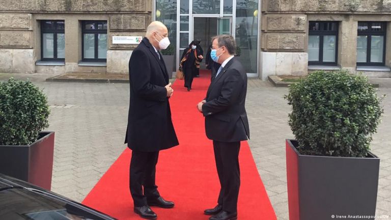 Αρμιν Λάσετ : Πρέπει να στηρίξουμε την Ελλάδα – Χρειαζόμαστε διαύλους επικοινωνίας με τον Ερντογάν