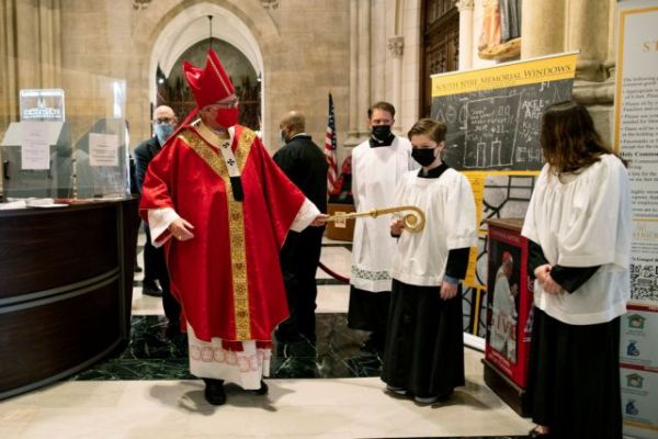 Πάσχα Καθολικών : Ξεκίνησε σε συνθήκες πανδημίας – Το μήνυμα του Πάπα Φραγκίσκου