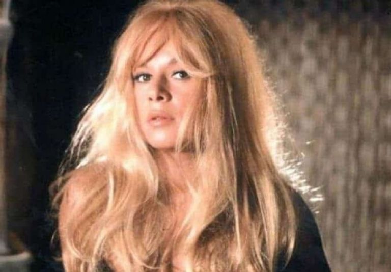 Αλίκη Βουγιουκλάκη : Φωτογραφία ντοκουμέντο από το δημοτικό το 1943