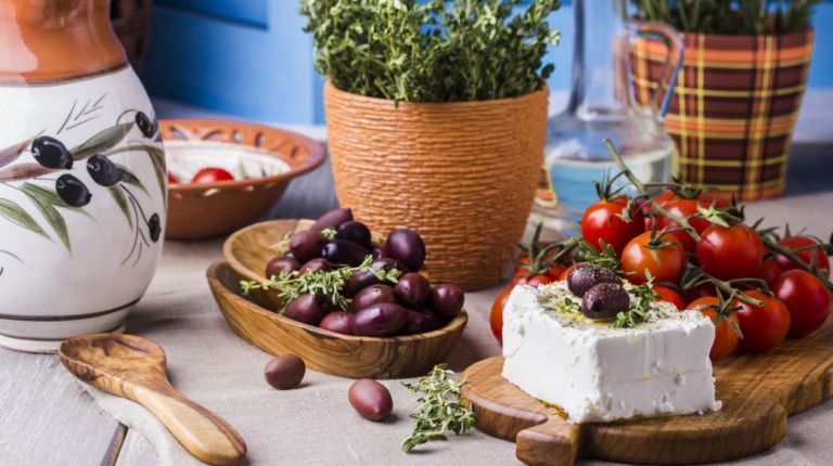 ΥπΑΑΤ: Προτεραιότητα η προώθηση των ελληνικών προϊόντων στο εξωτερικό