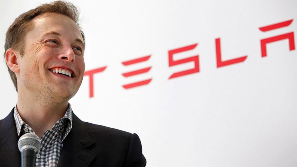 Tesla : Η σέξι μετοχή, ο χαρισματικός Μασκ και η ανεπανάληπτη «φούσκα»