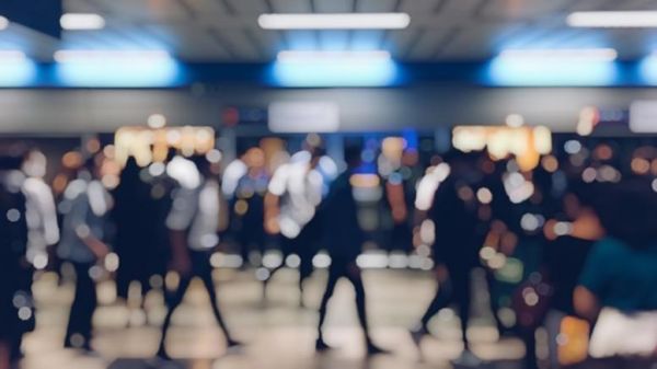 Απίστευτο: Χάνει 1/10 από τον μισθό της, επειδή έφευγε 2 λεπτά νωρίτερα από την δουλειά