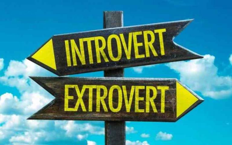 Πραγματικός Κόσμος vs Εθνοχωριατισμός