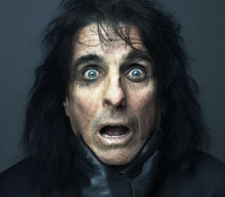 Ο Άλις Κούπερ αντιδρά στη δήλωση «η ροκ είναι νεκρή»